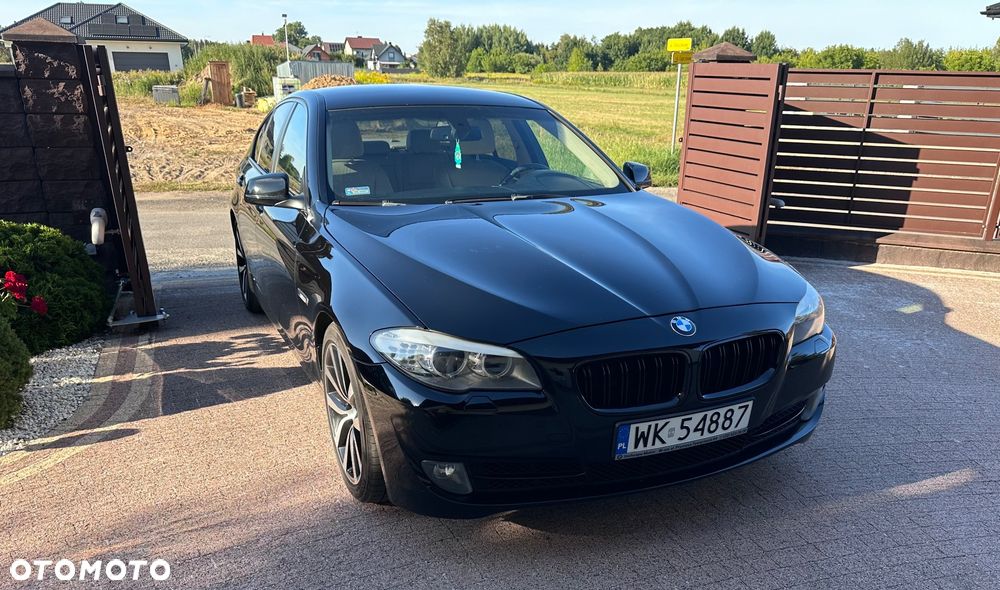 BMW Seria 5 528i xDrive - 12