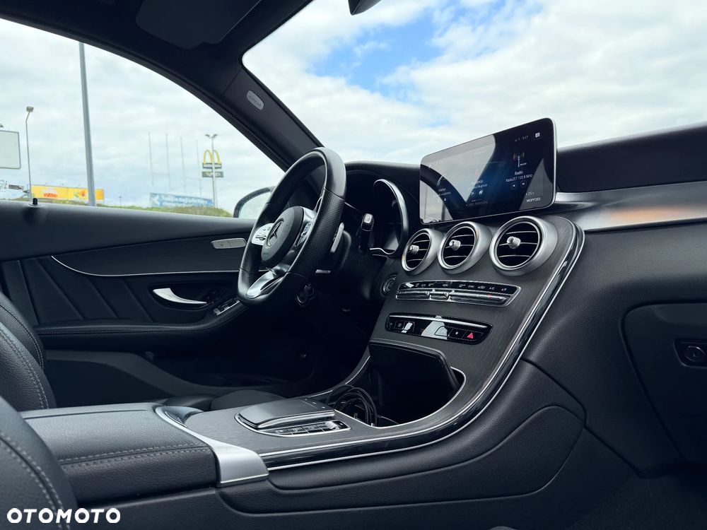 Mercedes-Benz GLC 200 4Matic 9G-TRONIC AMG Line - 23