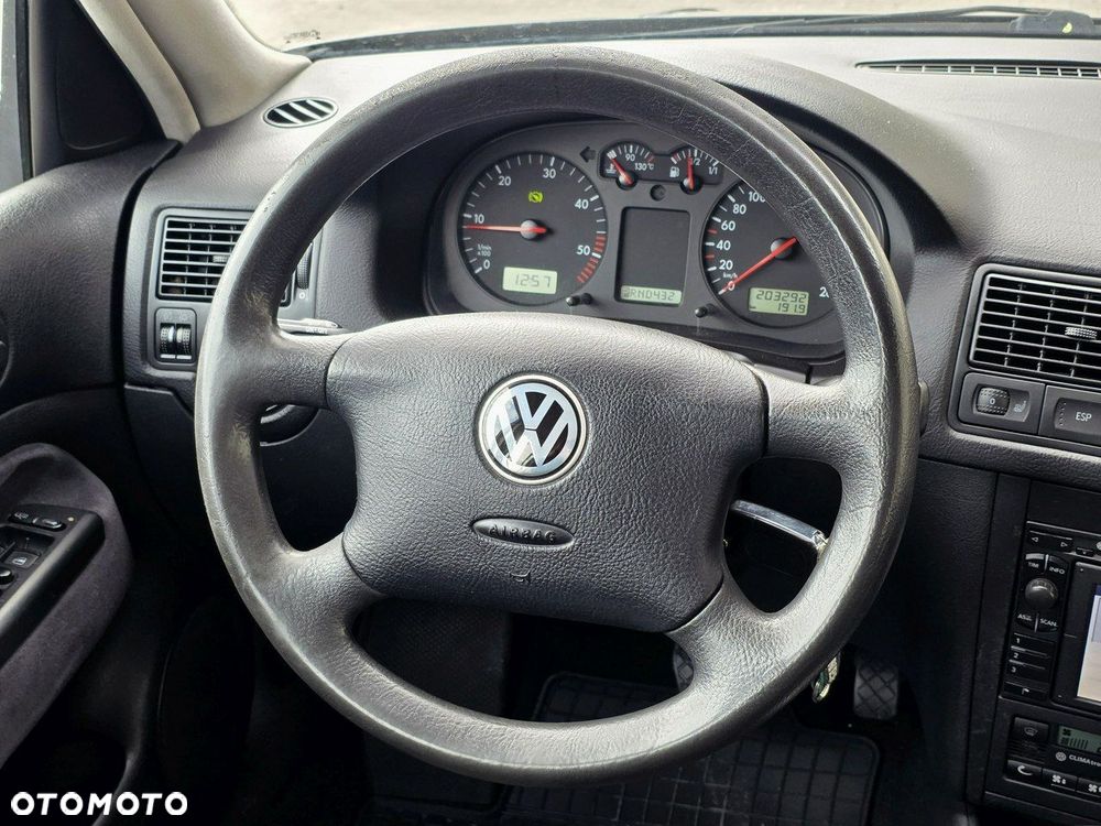 Volkswagen Golf - 16