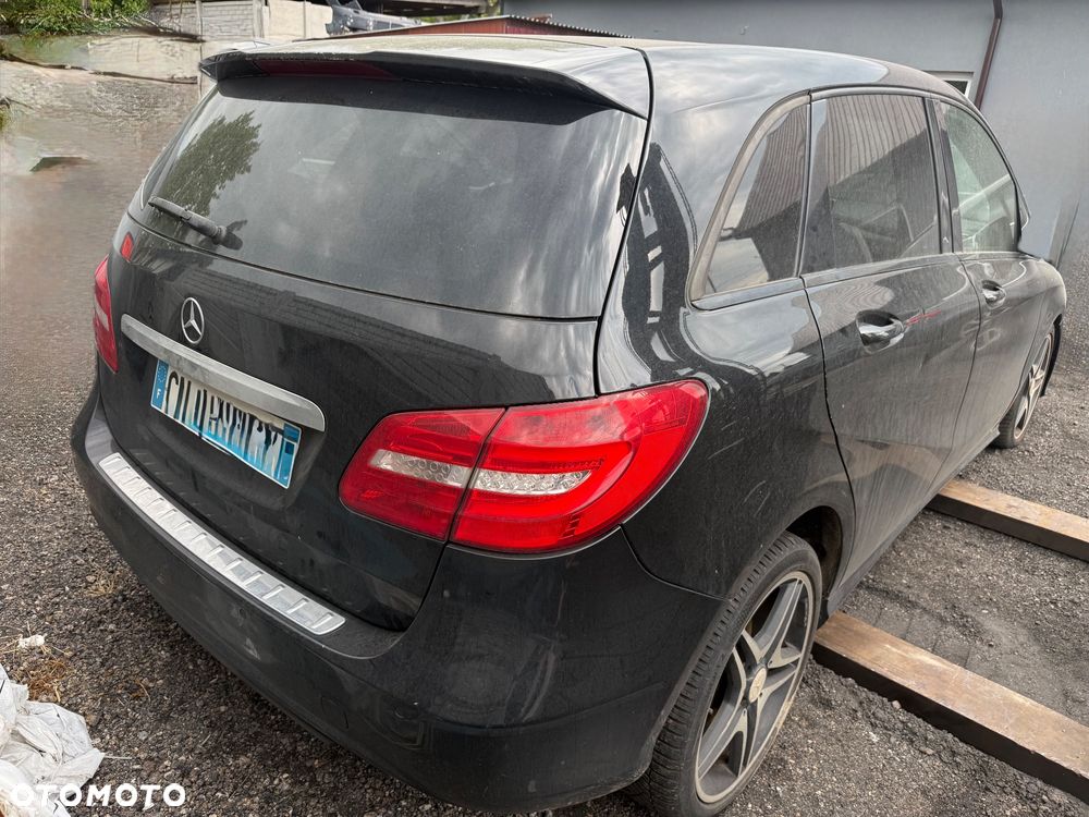Mercedes-Benz Klasa B 180 CDI (BlueEFFICIENCY) 7G-DCT - 3