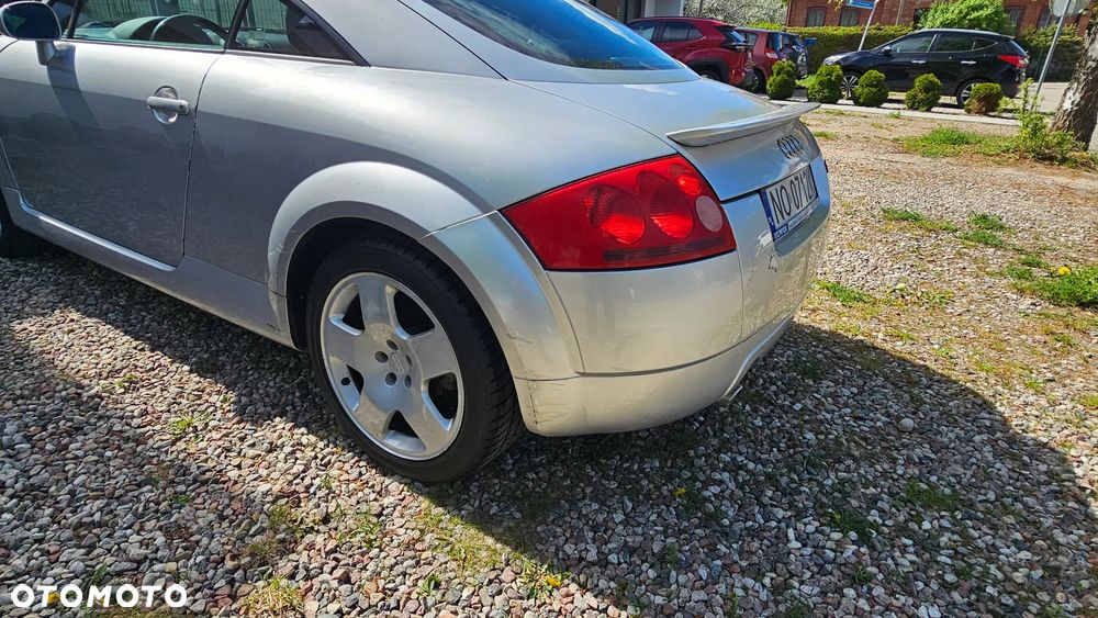 Audi TT Coupé 1.8T - 12