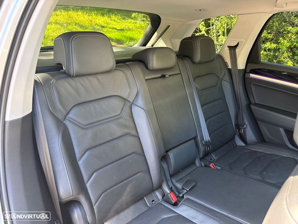 VW Touareg 3.0 TDI V6 Elegance Plus - 10