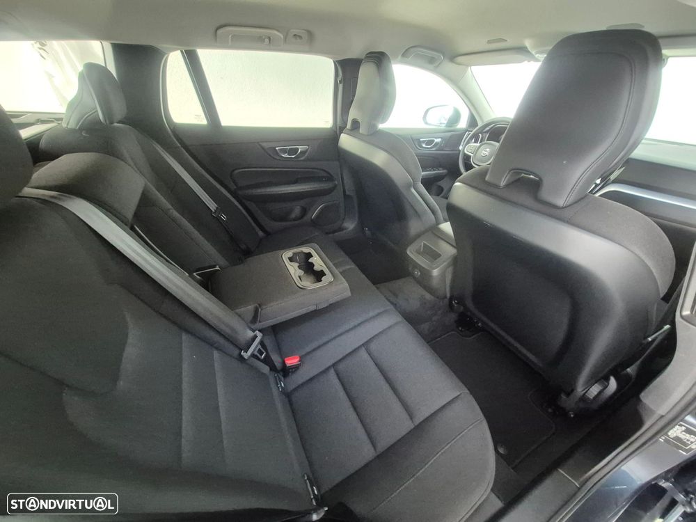 Volvo V60 2.0 B4 Momentum Plus Geartronic - 27