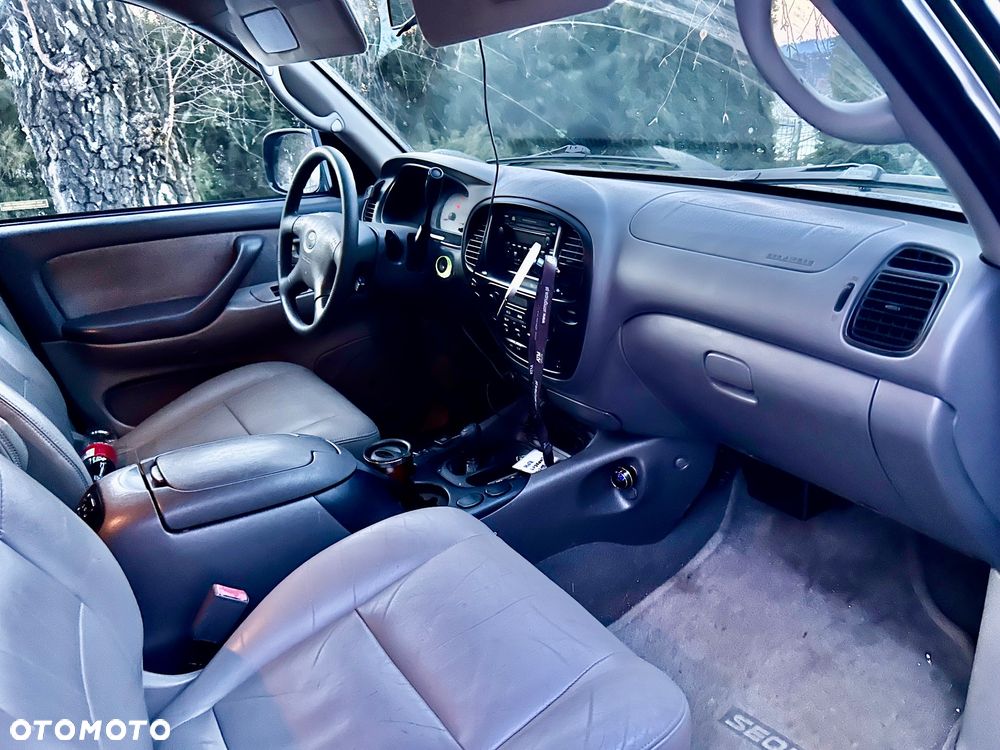 Toyota Sequoia - 7