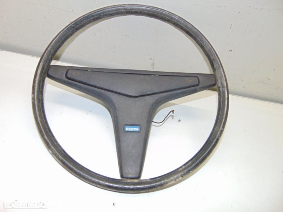 Mazda 818 volante original - 1
