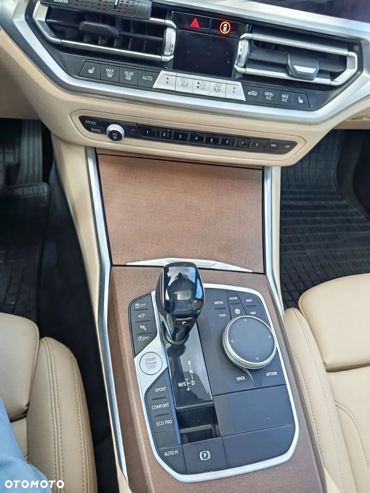 BMW Seria 3 330i Sport Line - 24