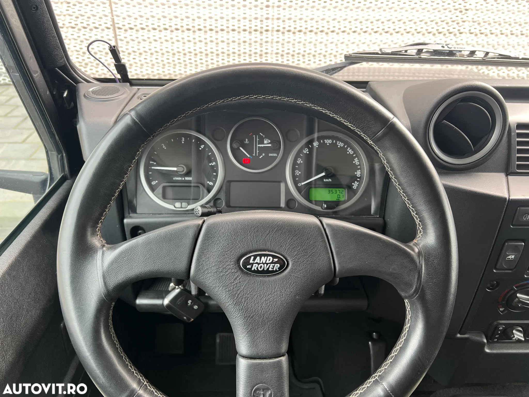 Land Rover Defender 90 2.4TD S/W E - 15