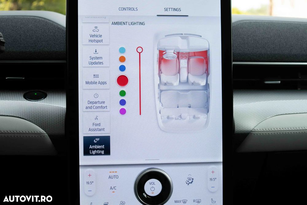 Ford Mustang Mach-E - 23