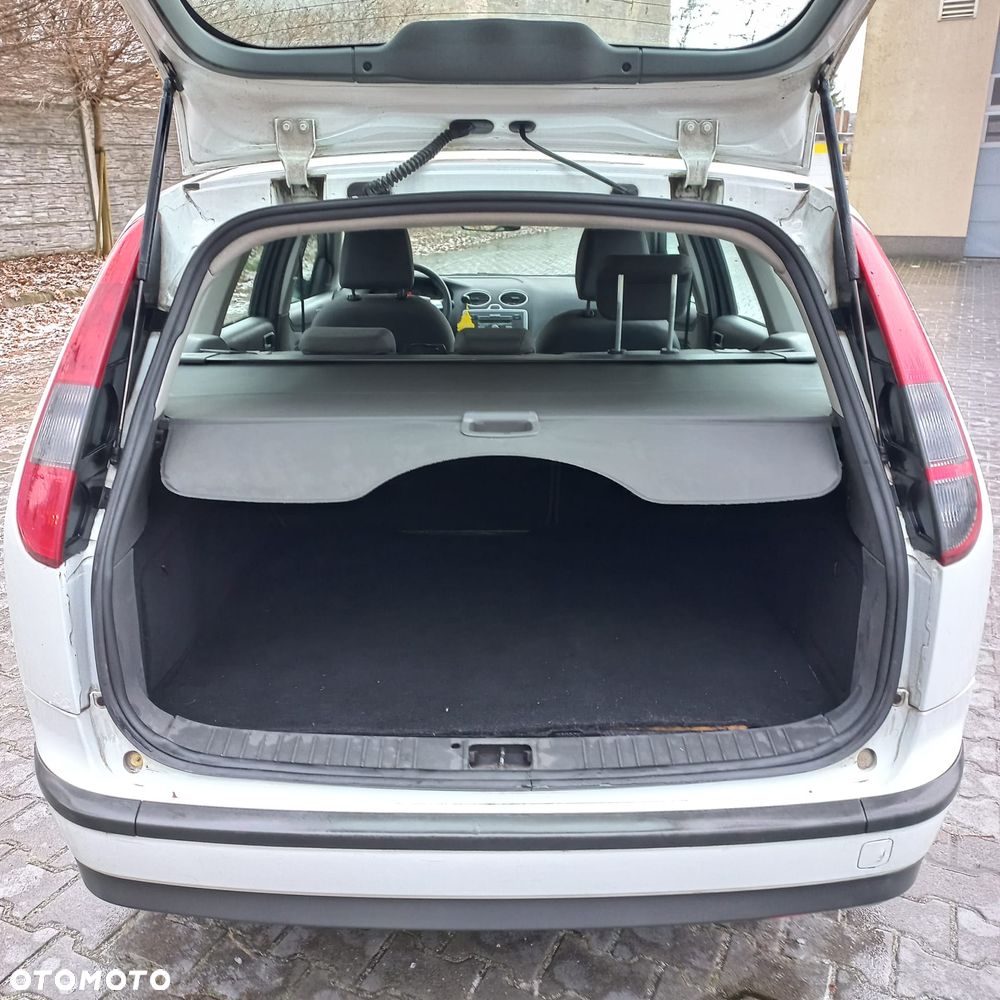 Ford Focus 1.8 TDCi Ambiente - 9