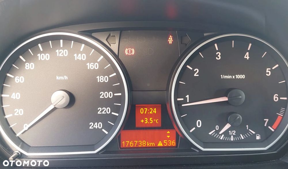 BMW Seria 1 116i - 11