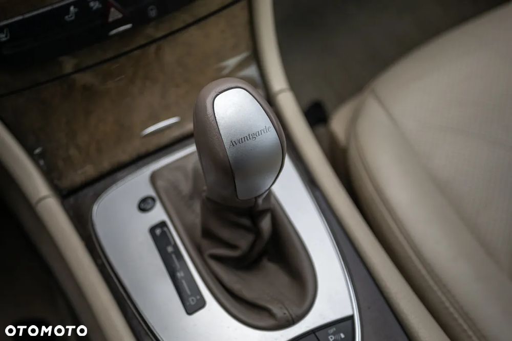 Mercedes-Benz Klasa E 320 Avantgarde - 28