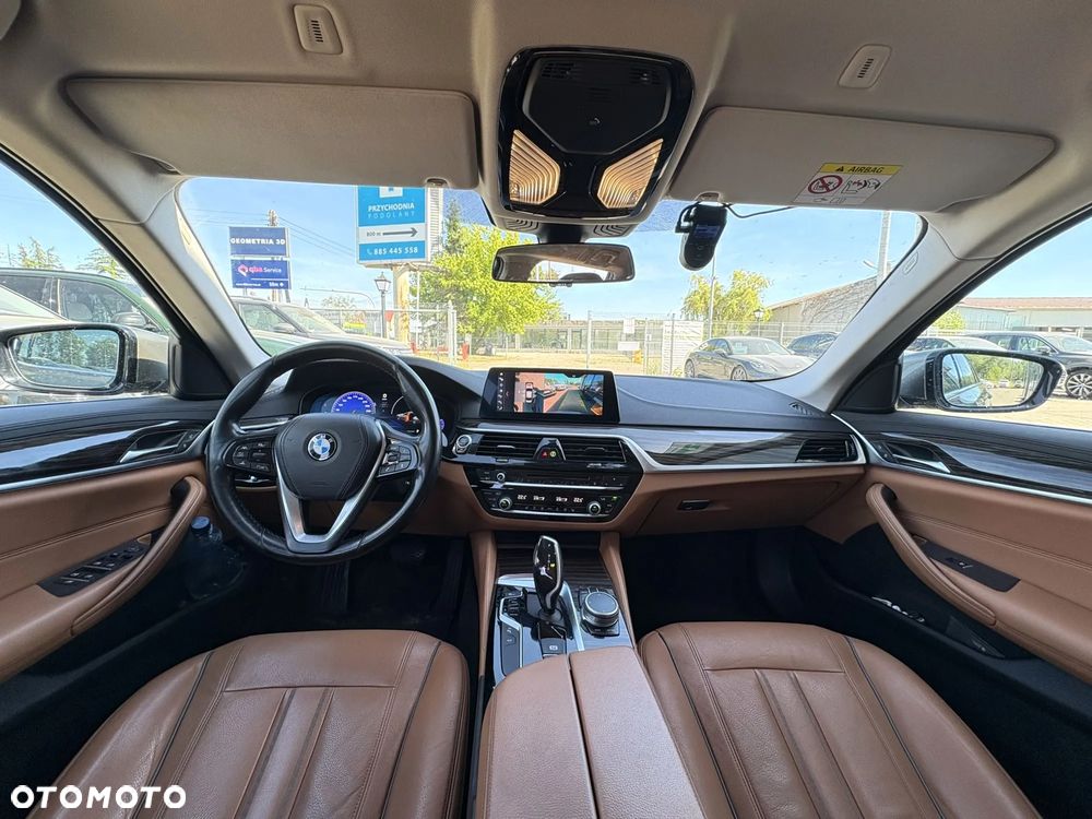 BMW Seria 5 530d xDrive Luxury Line - 23