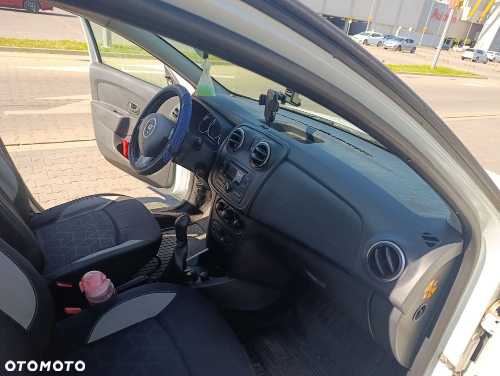 Dacia Sandero 1.2 16V Access EU6 - 6