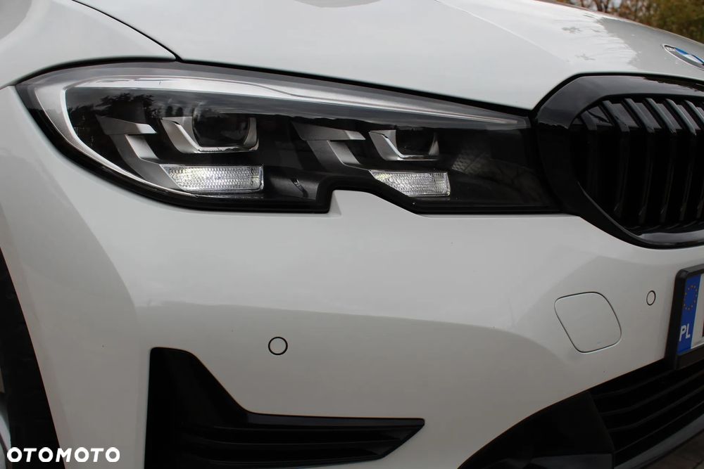 BMW Seria 3 320i Sport Line - 10