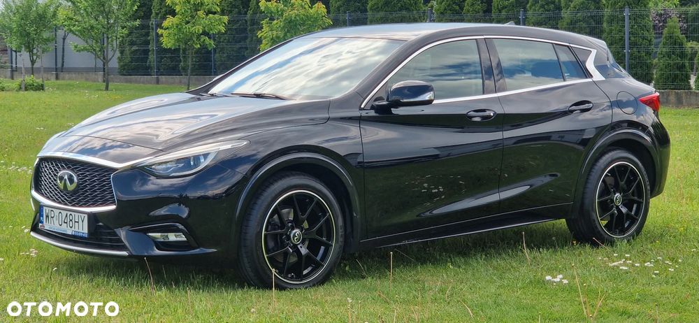 Infiniti Q30 - 8