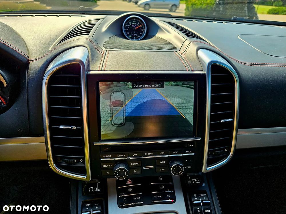 Porsche Cayenne - 27