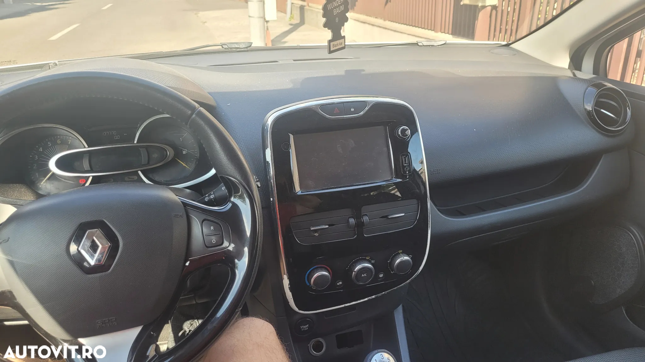 Renault Clio - 12