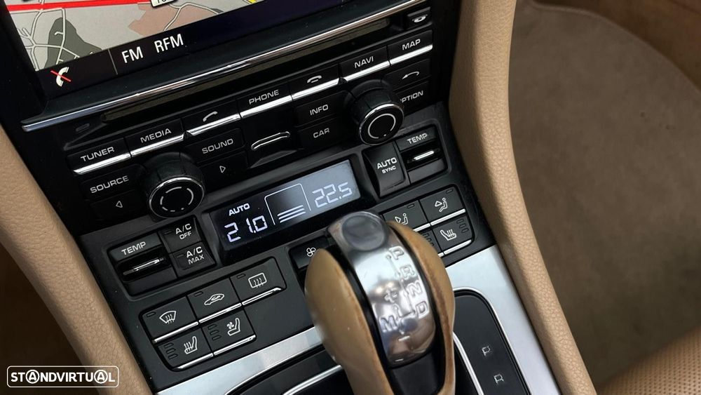 Porsche 911 Série G - 18