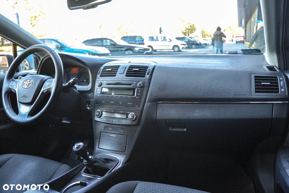Toyota Avensis - 10
