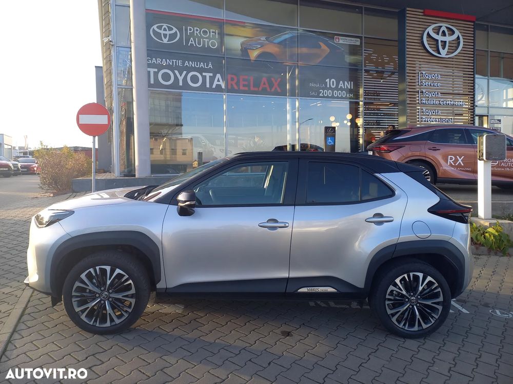 Toyota Yaris Cross 1.5 VVT-i HSD 4x2 Exclusive Elegant - 3