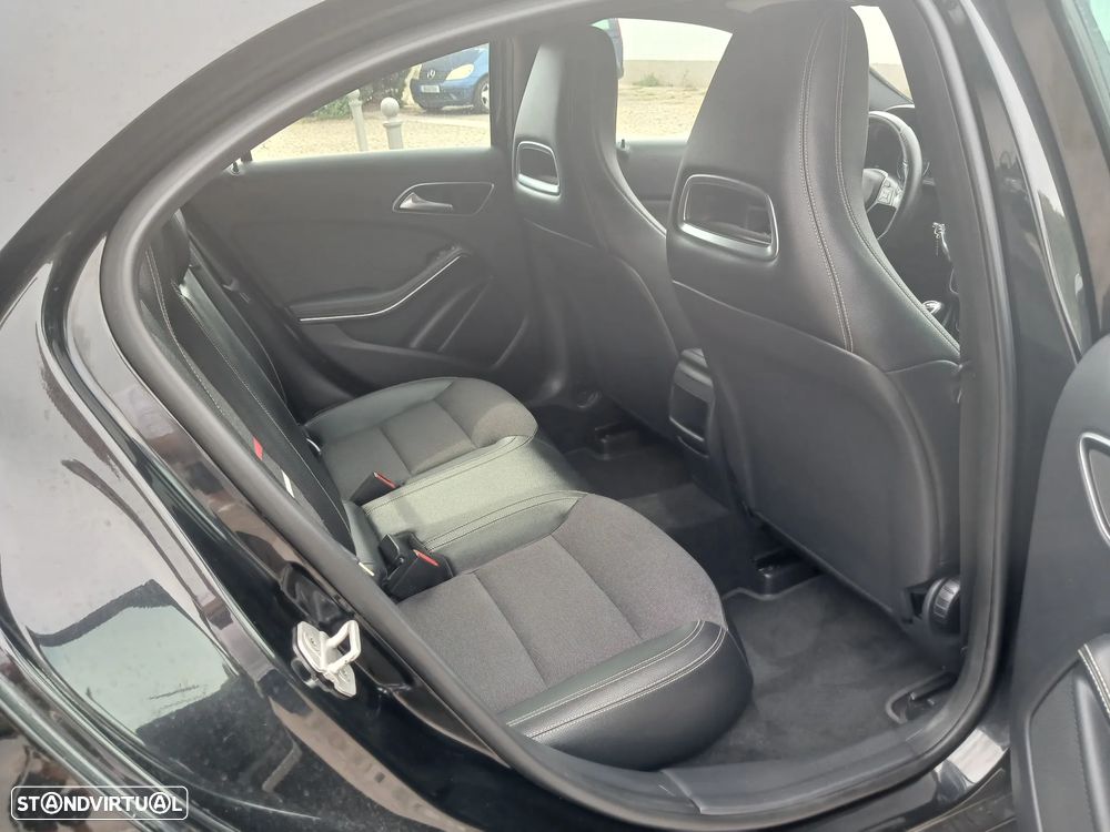 Mercedes-Benz A 180 CDI AMG Line - 37