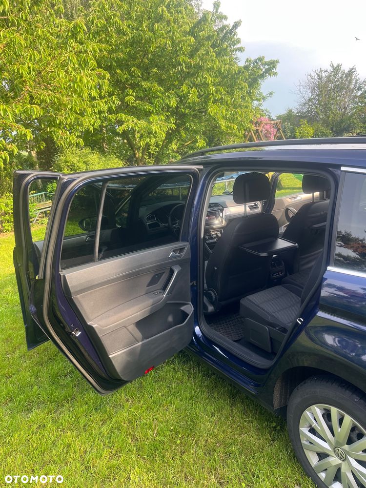 Volkswagen Touran - 16