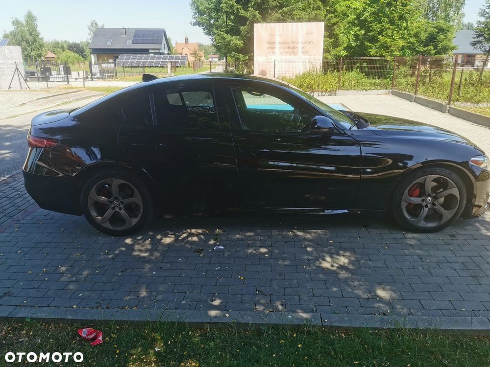 Alfa Romeo Giulia - 10