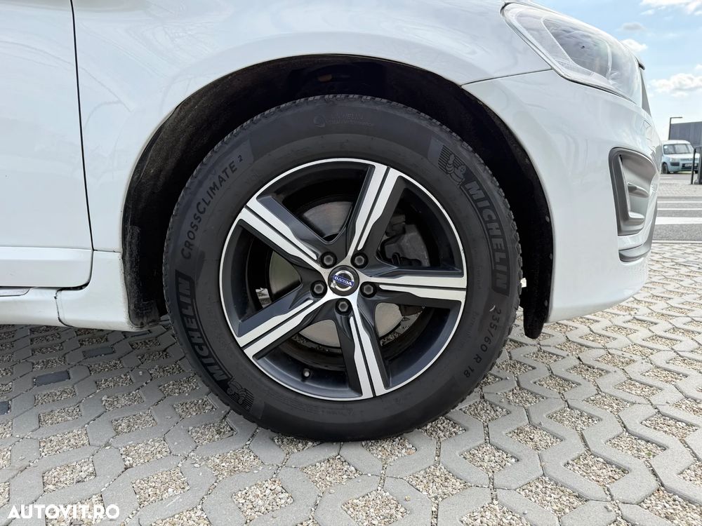 Volvo XC 60 D5 AWD Geartronic Momentum - 13