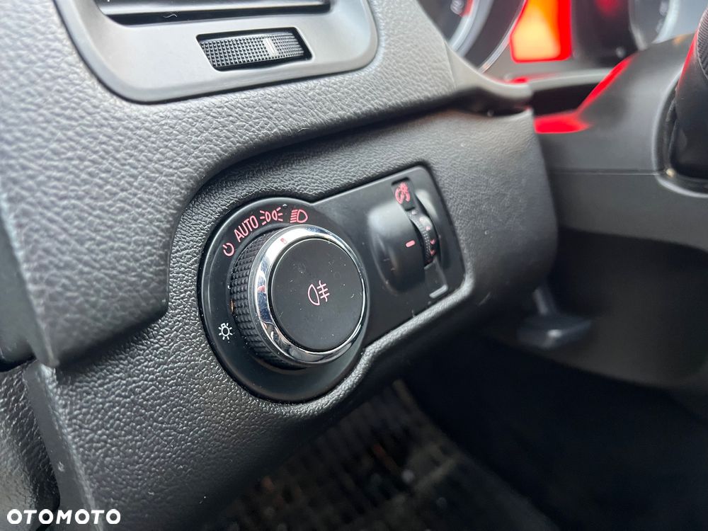 Opel Insignia 2.0 CDTI Cosmo - 11