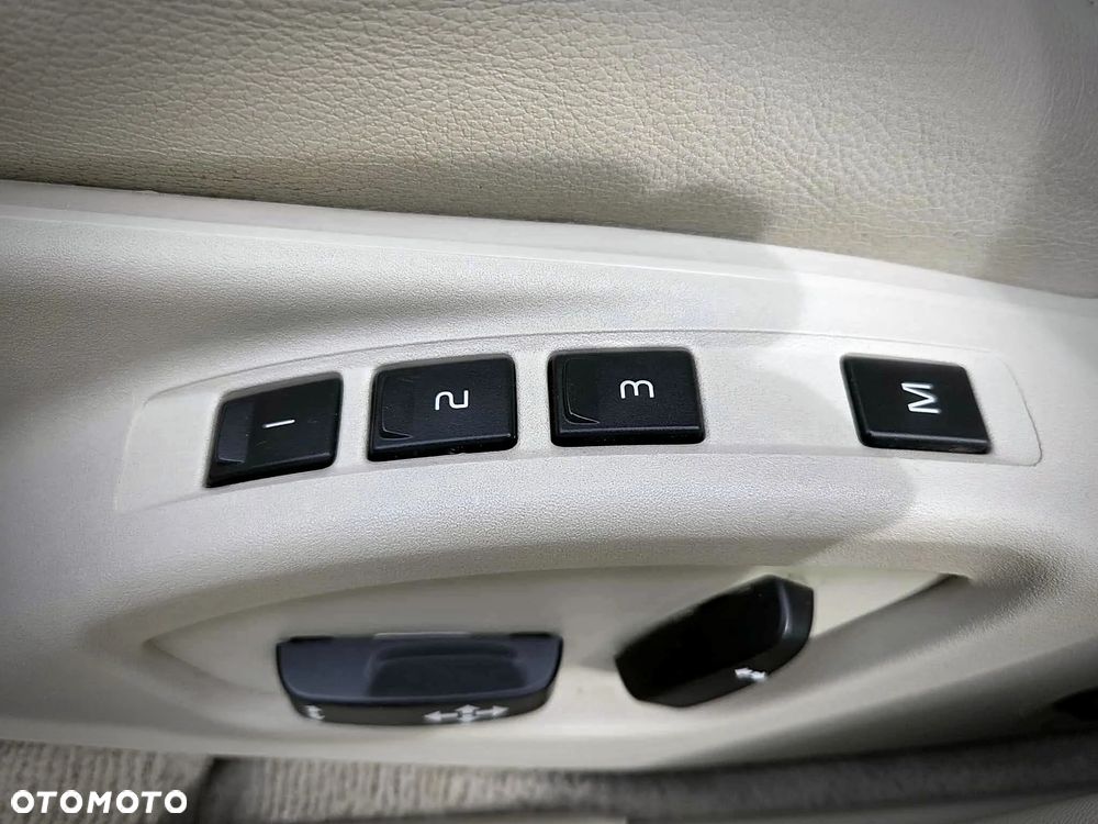 Volvo V60 D2 Summum - 17