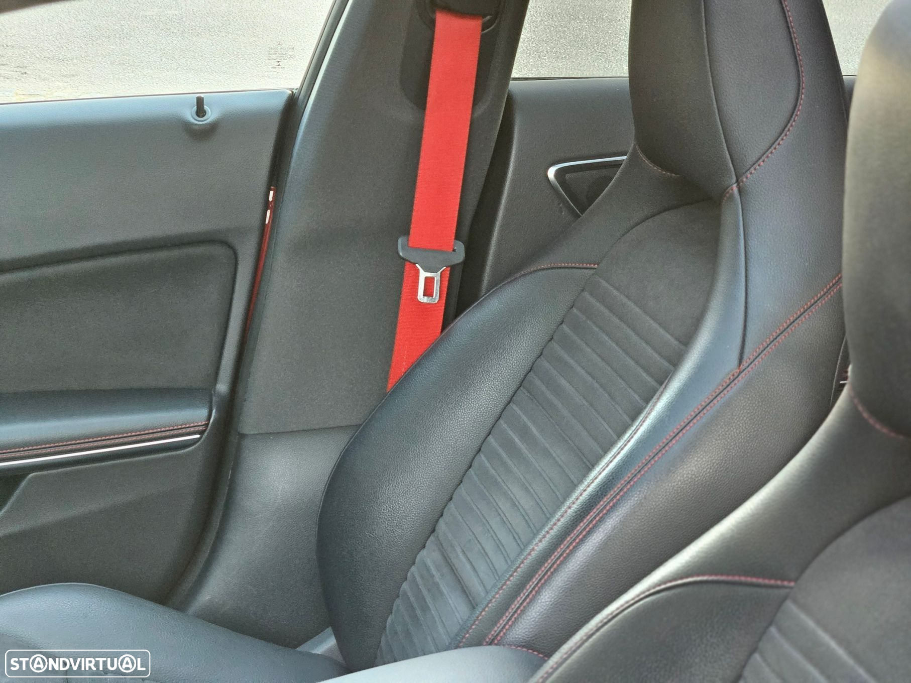 Mercedes-Benz CLA 220 d Shooting Brake AMG Line Aut. - 33