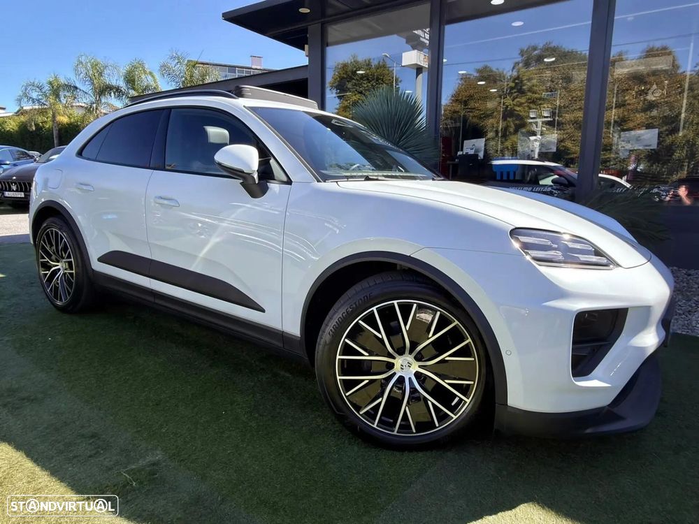 Porsche Macan Electric 4 - 10