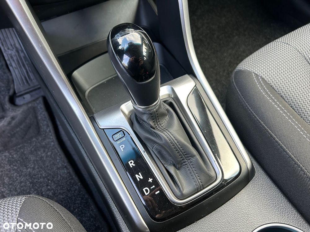 Hyundai i30 1.6 CRDi Fifa World Cup Edition - 25