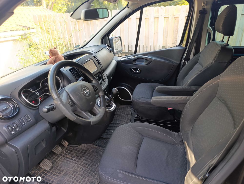 Opel Vivaro - 8