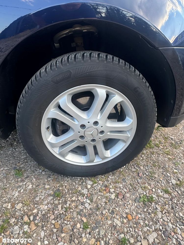 Mercedes-Benz ML 350 4-Matic - 11
