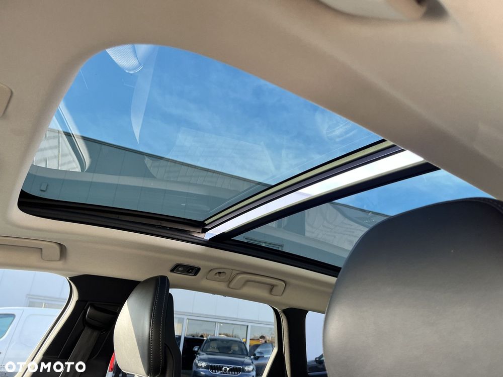 Volvo V90 Cross Country - 28