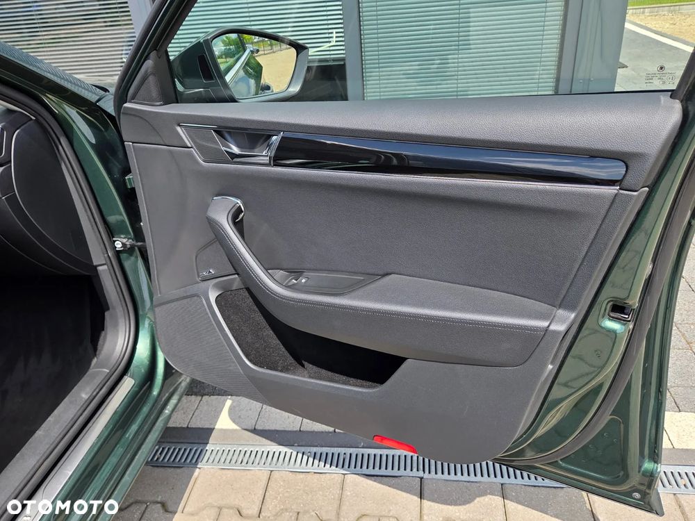 Skoda Superb 2.0 TDI SCR L&K DSG - 27