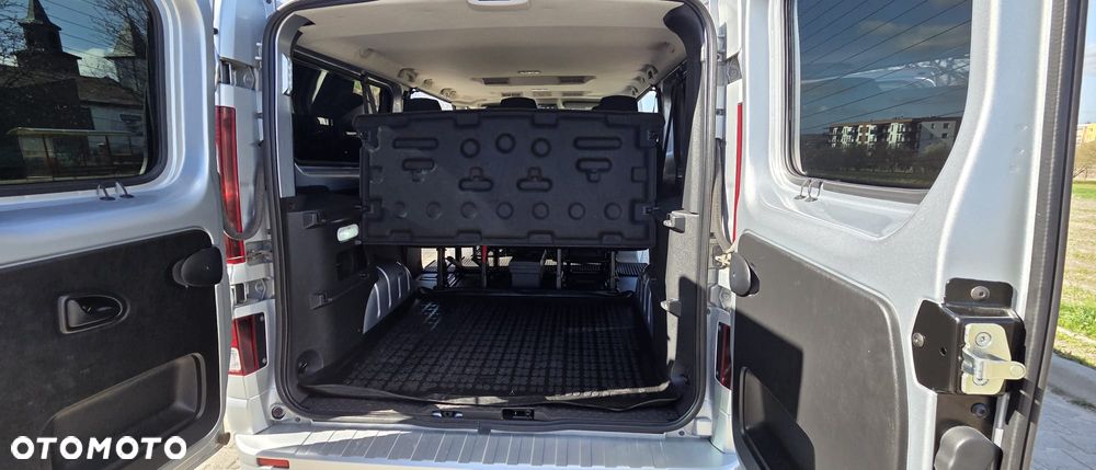 Renault Trafic 2.0 dCi - 9