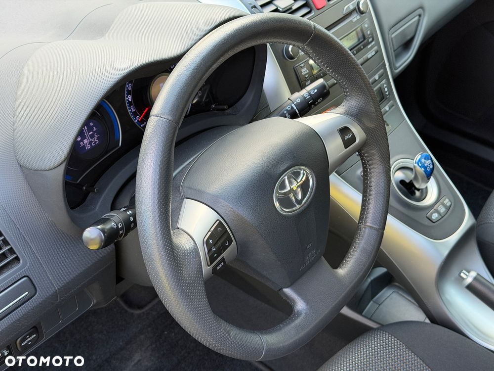 Toyota Auris 1.8 Life - 32