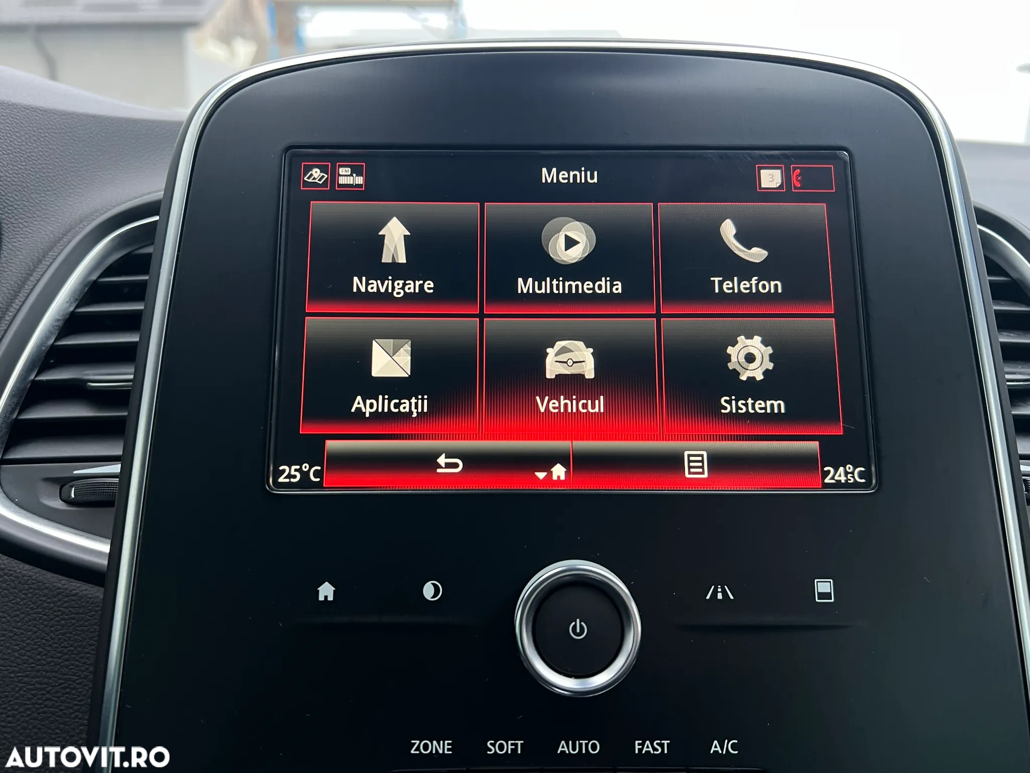 Renault Grand Scenic - 17