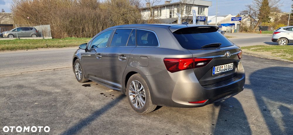 Toyota Avensis Touring Sports 1.8 Multidrive S Edition-S - 4
