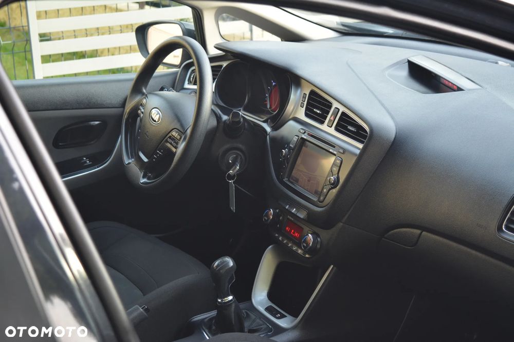 Kia Ceed 1.4 CVVT Dream Team Edition - 19