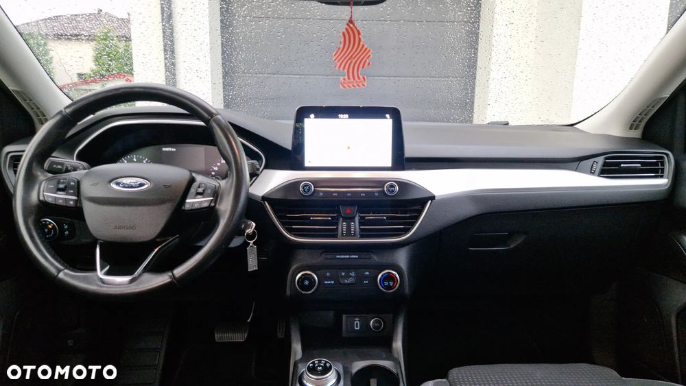 Ford Focus 1.0 EcoBoost Titanium - 16
