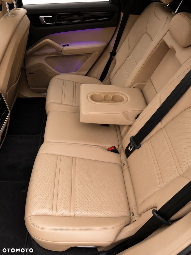 Porsche Cayenne - 11