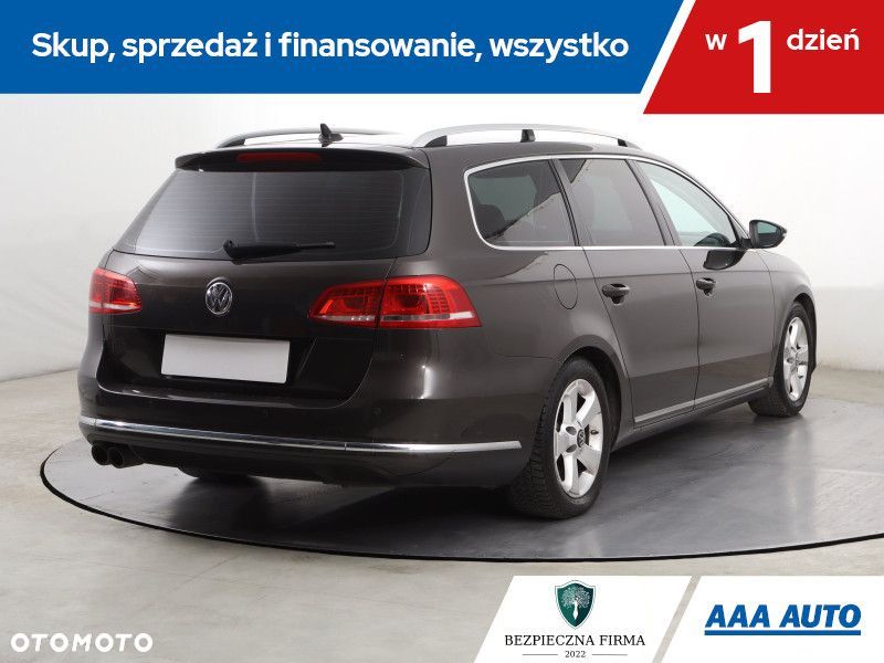 Volkswagen Passat Variant - 7