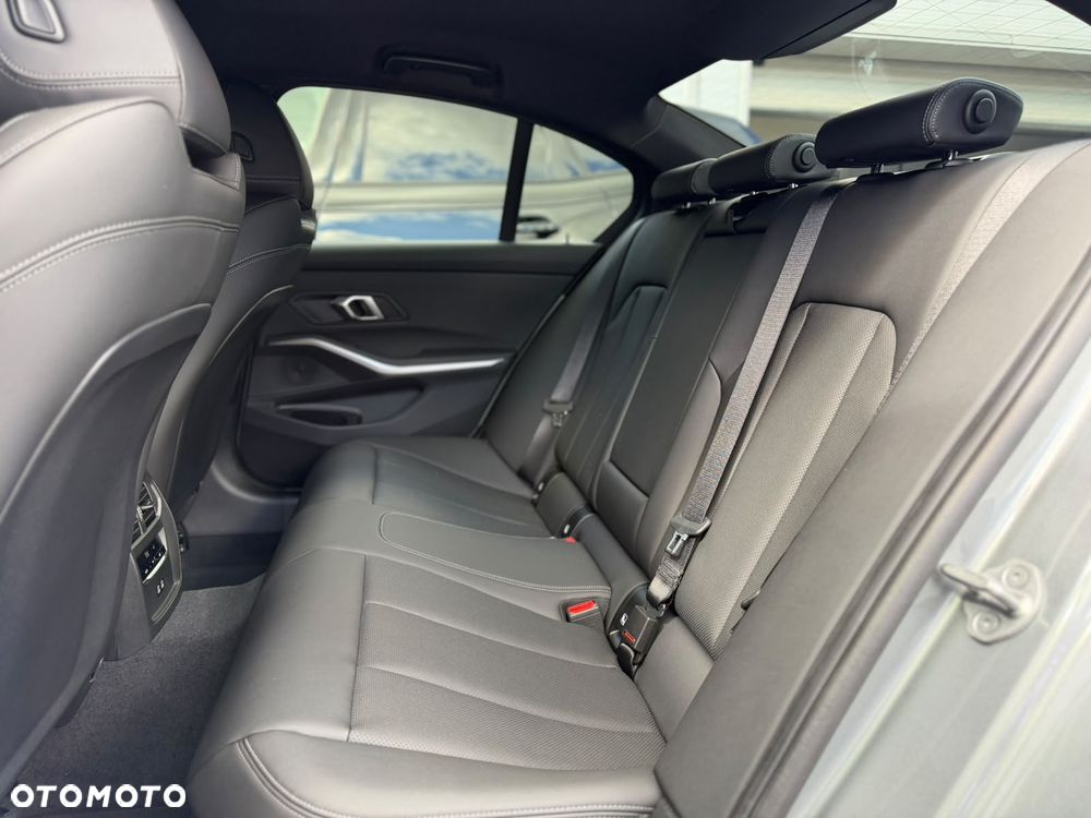 BMW Seria 3 320d xDrive mHEV M Sport - 29