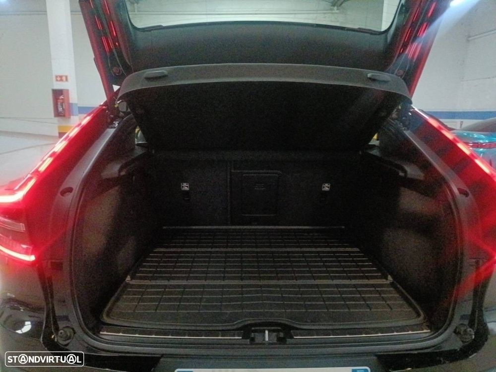 Volvo C40 Recharge Plus - 12