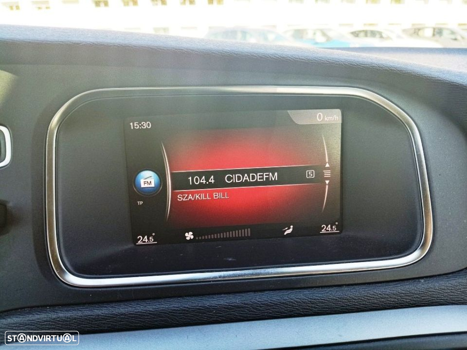 Volvo V40 2.0 D2 Momentum Geartronic - 20