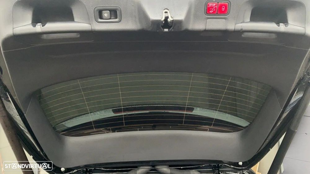 Mercedes-Benz CLA 250 e Shooting Brake AMG Line - 16