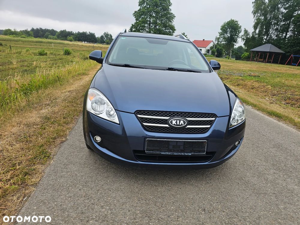 Kia Ceed - 11